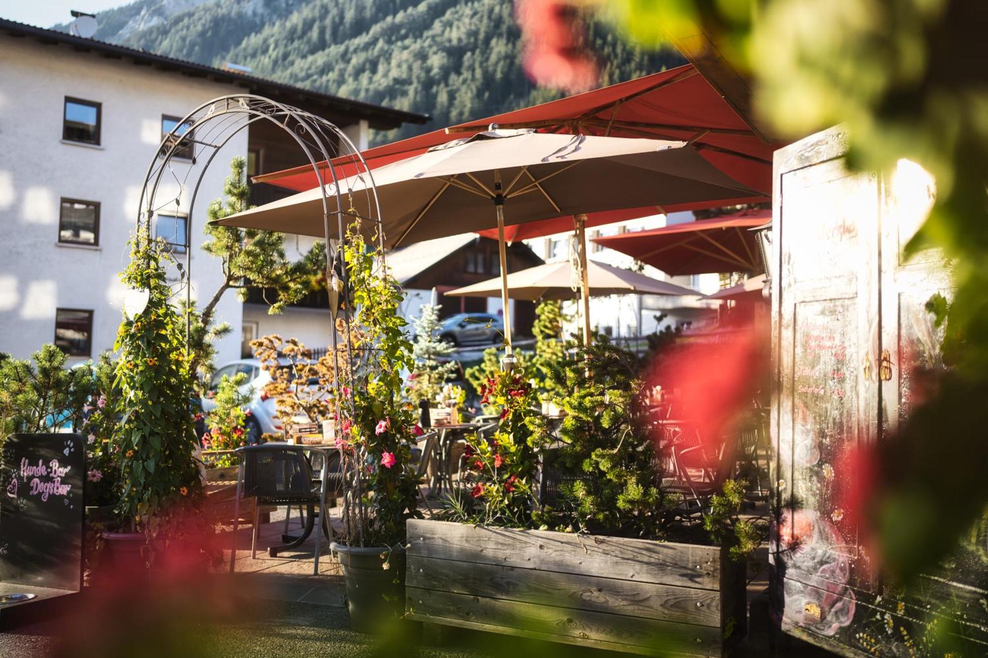 Berghotel Basur - Das Schihotel Am Arlberg Flirsch Eksteriør bilde